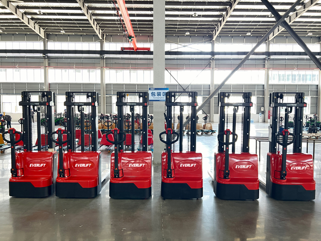 Everlift 1.2 T 1.5T 3M 3.5M Apilador de paletas completamente eléctrico Elevador Apilador económico Desplazador lateral de 3 etapas Opción de elevación gratuita Precio de fábrica CE