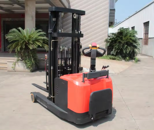 Everlift 2ton 1.5ton 1.2ton 1.6m 2.5m/3m/3.5m/4m/4.5m/5m/5.5m/6m Reach Pallet Stacker Carretilla retráctil Titulación hacia adelante/atrás y EPS Reach Walkie Stacker