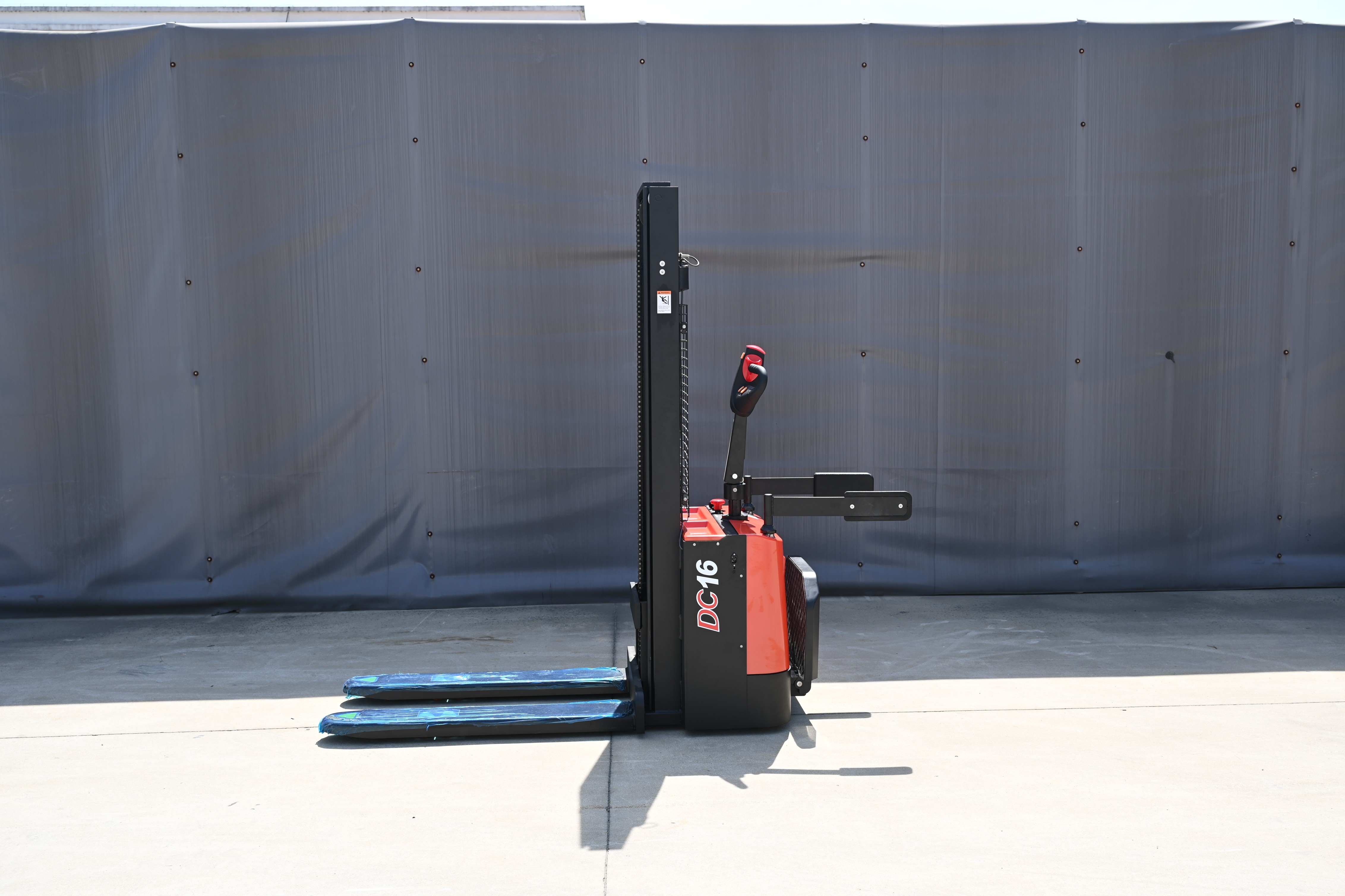 Everlift 1500 kg 2000 kg 3m Pallet Liftter Battery Potence Mociler con soporte en el pedal de la plataforma