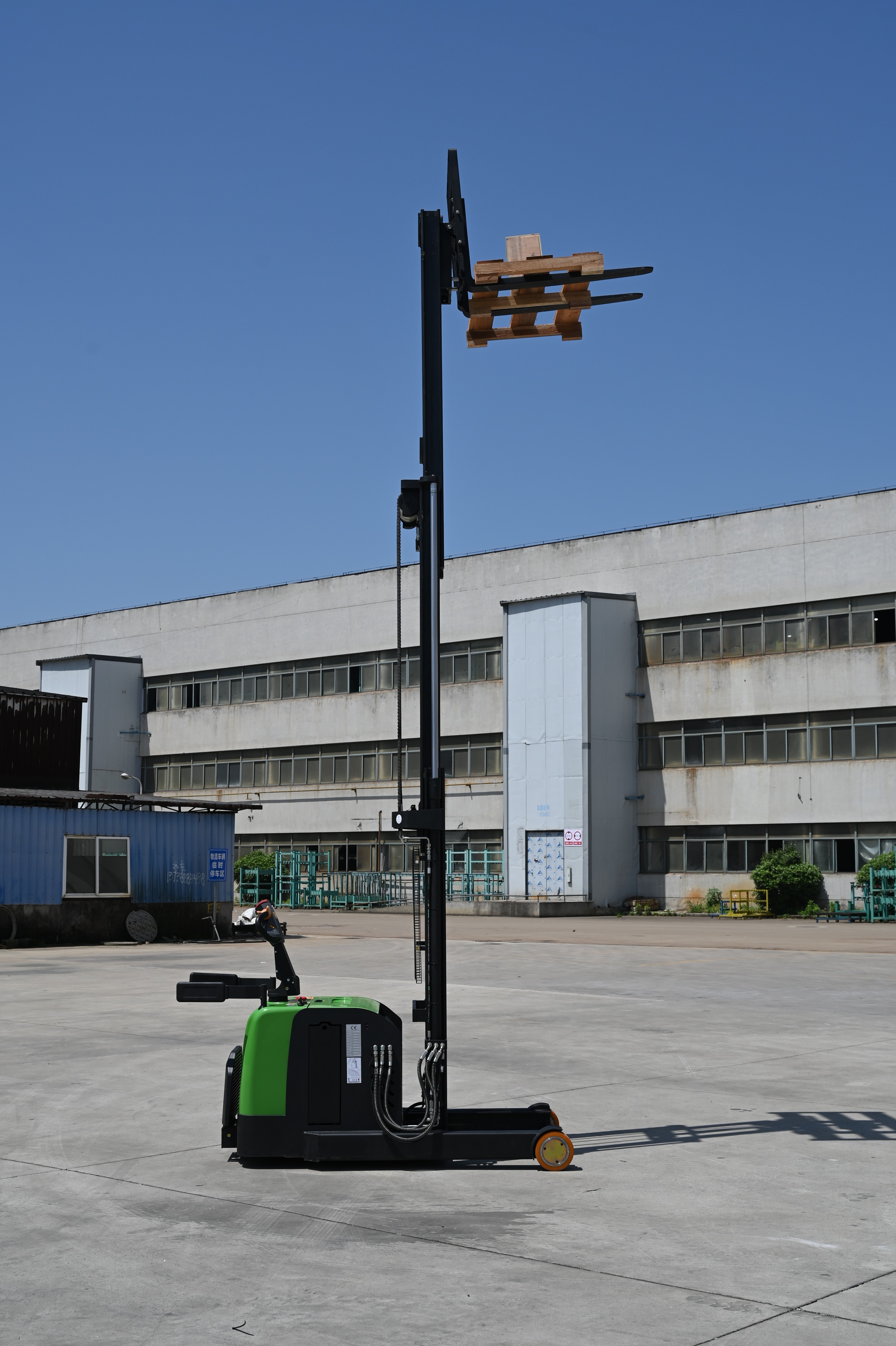 3m-5m 1.2t-2t canales estrechos Palet Stand en contenedor Apilador de alcance eléctrico